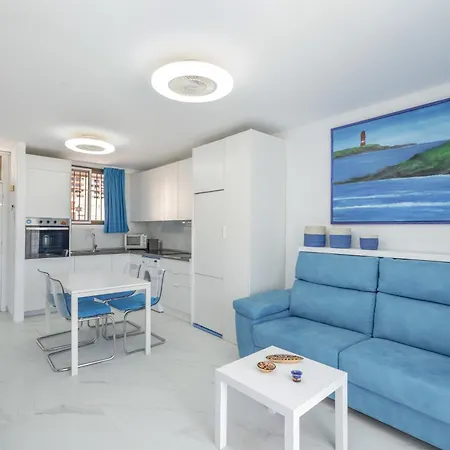 Apto Feliz-los Cristianos Beach, Pool & Center