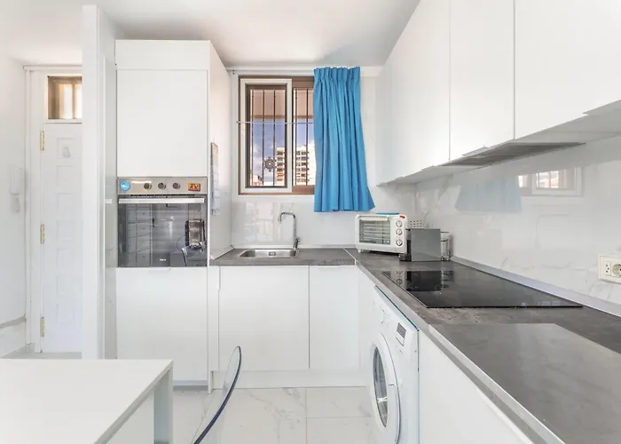 Apto Feliz-los Cristianos Beach, Pool & Center