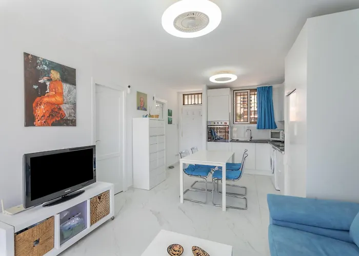 Apto Feliz-los Cristianos Beach, Pool & Center